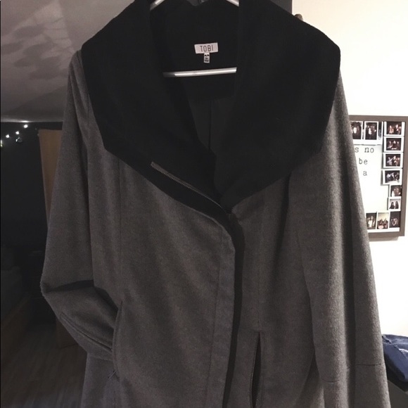 Tobi Women’s Wool Coat - Picture 3 of 7